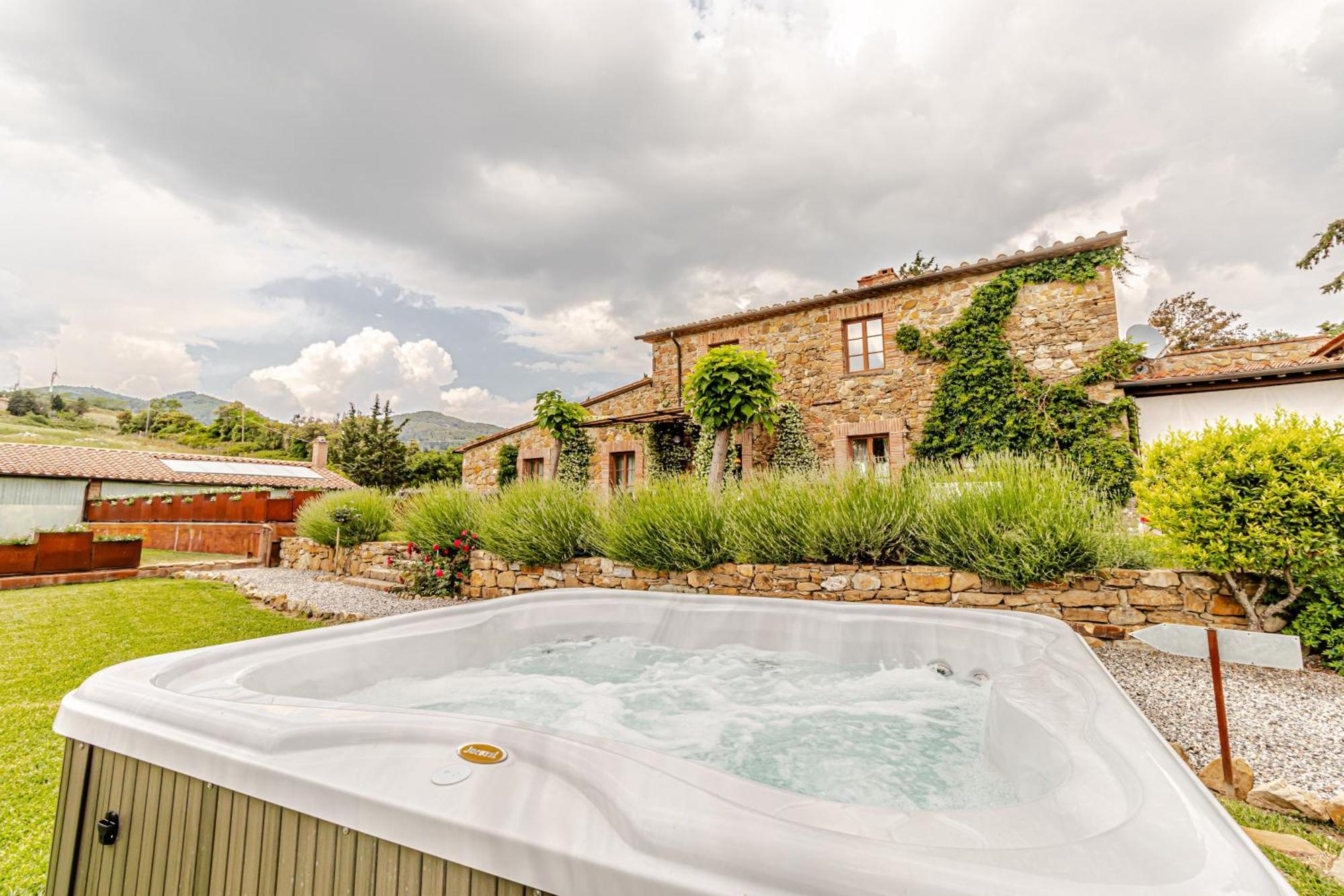 Chateau La Siroque Montecatini Val di Cecina Exterior foto